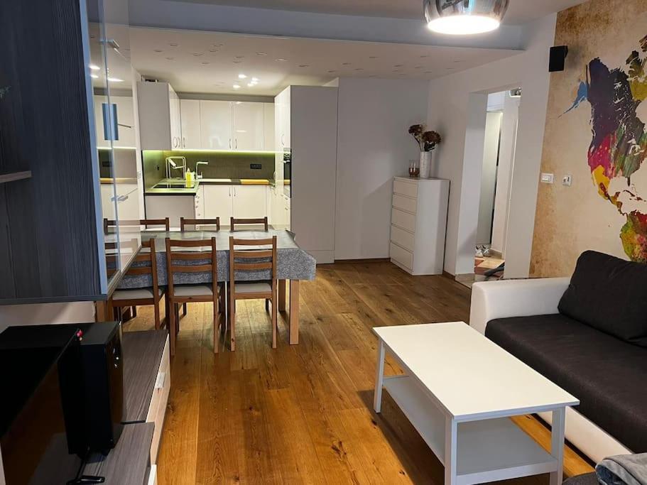 Porec, Tolle 3 Zi-Whg, Sehr Zentral, Top Zustand! Mit Internet Und W-Lan! Екстериор снимка
